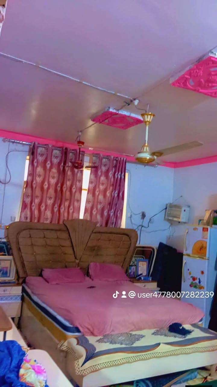 #ياالله_ياالله
#يارزاق_يامسهل_الارزاق
#اللهم_صل_على_محمد_وآل_محمد
#بيـــت_للبيـــــع
#العنوان_حي_العسكري
ثالث فرع عن مول السنبلة
يتكون الطابق الأرضي من 
3 غرف نوم + صالة + مطبخ + استقبال + صحيات داخلية وخارجية
الطابق الأول يتكون من
3 غرف نوم + سطح
#المساحـــة_210_م
#السعـــر /185 مليون مع المجال
للتواصل اكثر الاتصال على الرقم
التواصل والاستفسار ع الرقم***********
