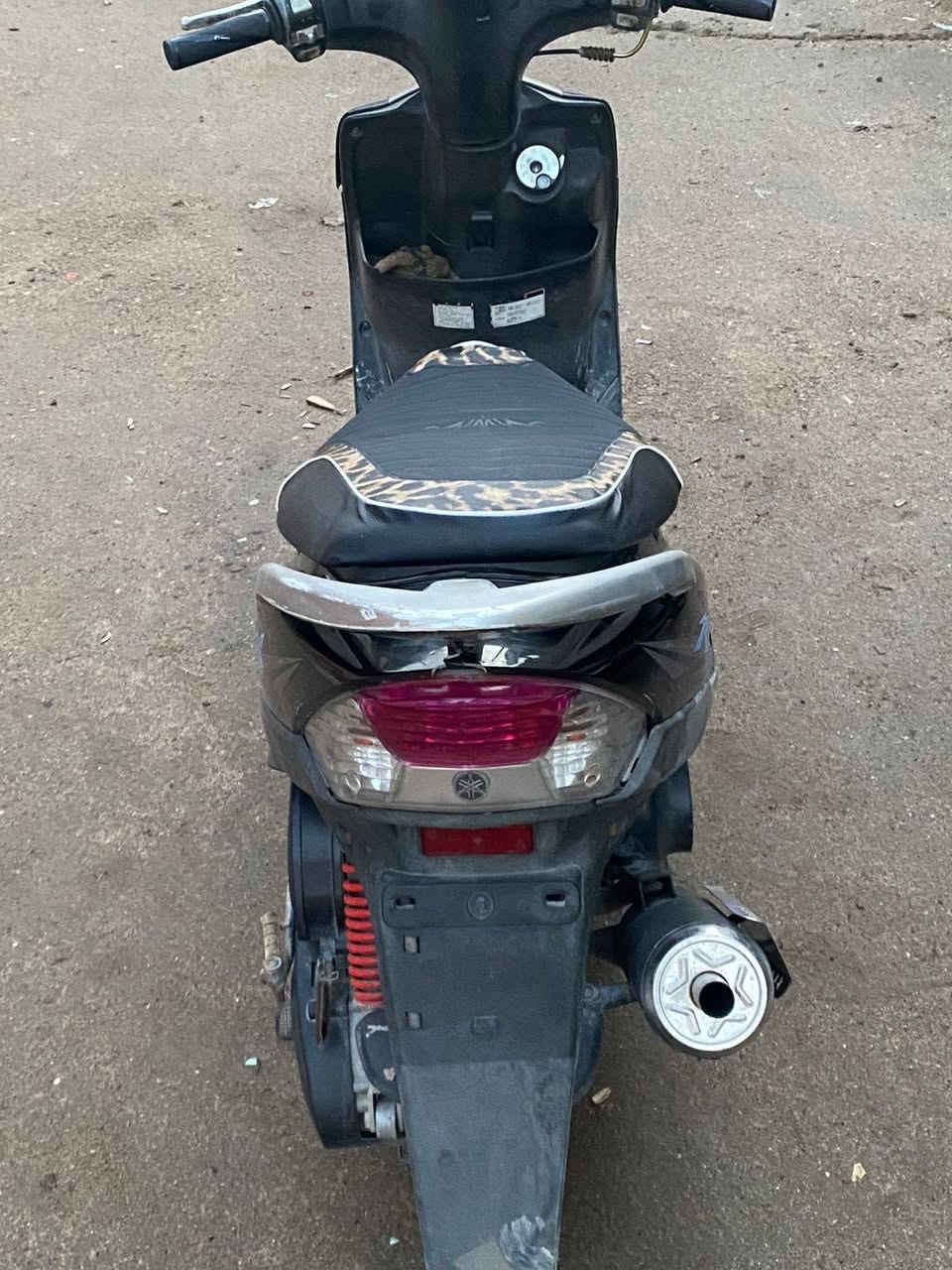 سلام عليكم ماكس عدله للبيع دراجه كلها بلاديه ومكفوله من طول للطول تجي وتشوف بعينك نضافه ونعومه مكينه السعر ٩٠٠ وبيها مجال العنوان بصره كرمه علي ***********.
