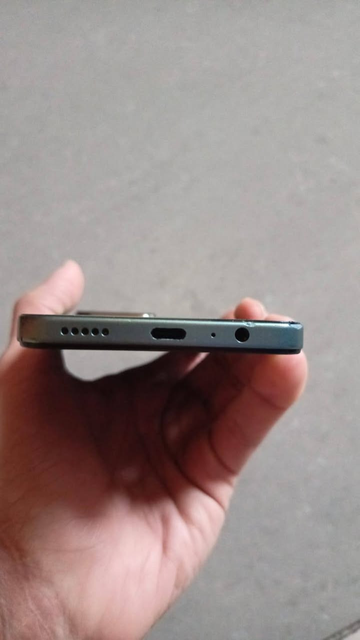 جهاز HONOR X7c للبيع فقط يجي وياه فقط شاحنه جهاز شغال كلشي مابي فقط ضربات بسيطه بل حواف يطيرن بس تخلي كفر مكاني بغداد دوره ابو دشير *********** وتساب سعر 120 الف
