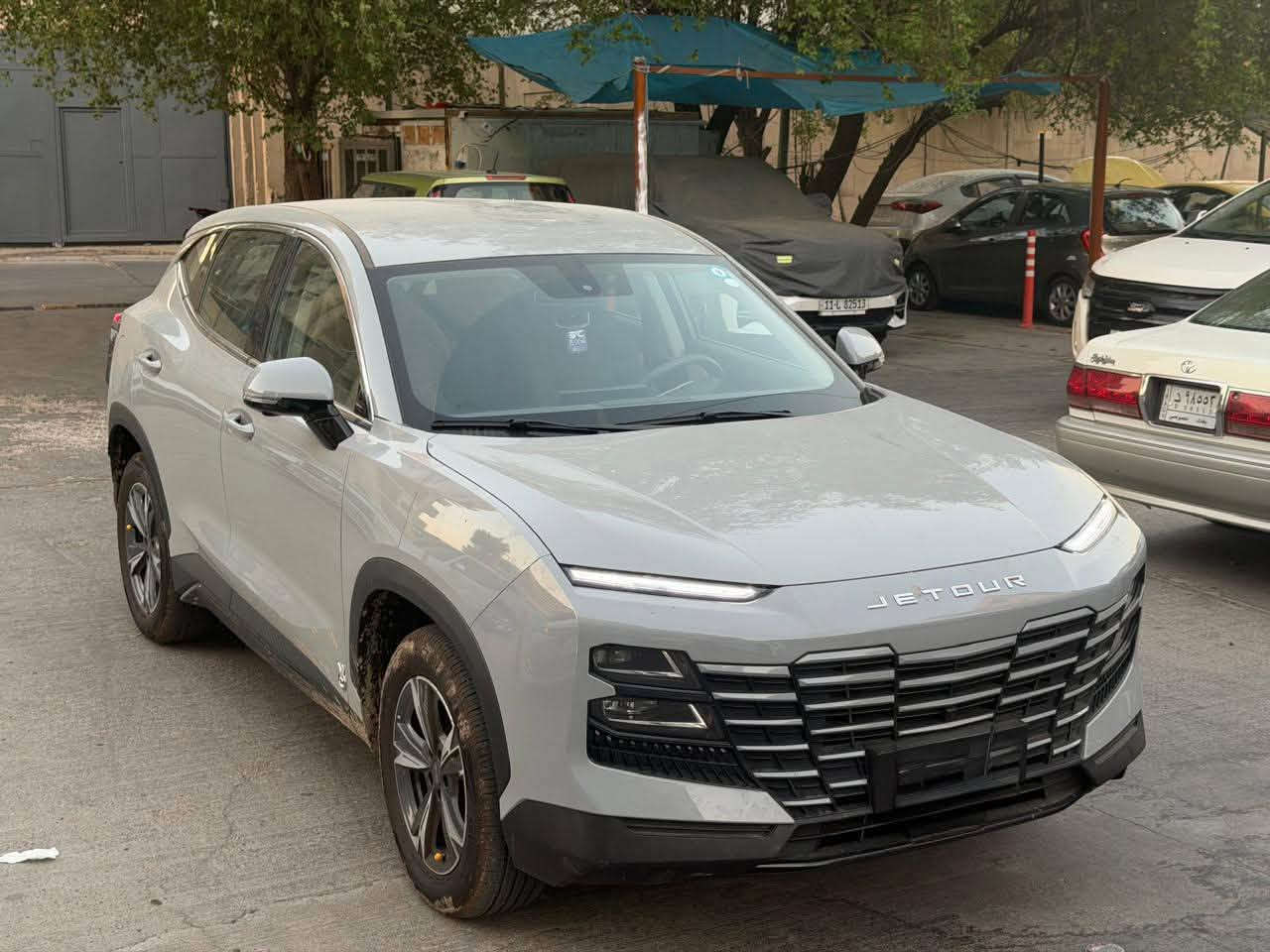 جيتور داشنك على وضع الشركه كونفورت
ماشيه ٦٠٠٠بعدها على وضع الشركه جديده
مواصفات الكونفورت الاعتياديه
السياره بيه ارضيات حوضيه كامله مع الصندوك
مكان السياره بغداد مجمع الصالحيه 
مقابل مجلس محافظة بغداد
السعر ٢٤٣٠٠ قابل للتفاوض
للاستفسار 
م عدي ***********
