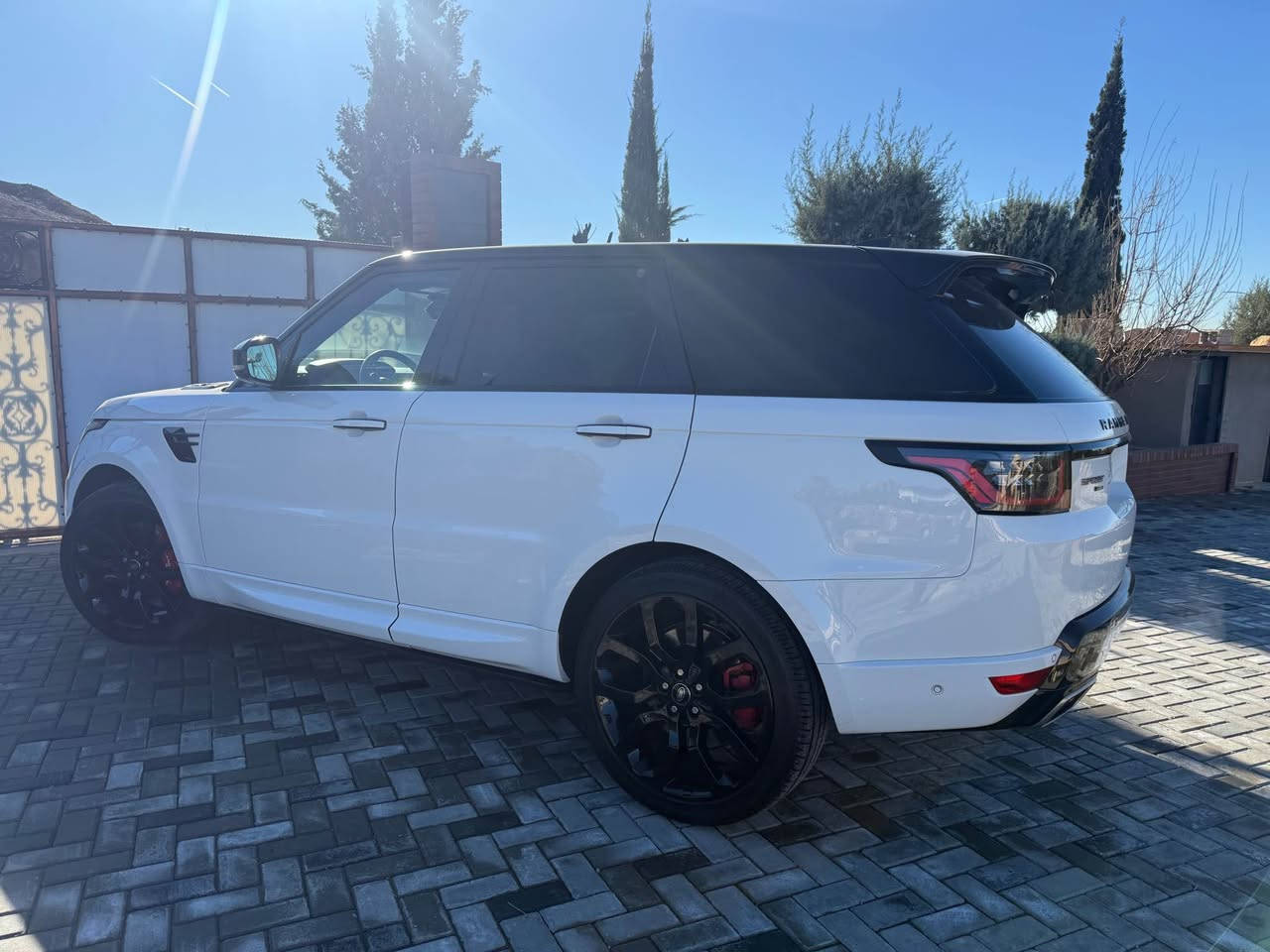 رانجروفر سبورت 
موديل ٢٠٢٢
مايل ٣٦٠٠٠
كلين
٦سلندر توربو
*********** أربيل, العراق
