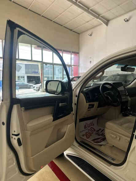 سلام عليكم لاندكروز موديل 2021 شركة ساز المسافه67الف V8سلندر سيارة بيهه شغلات بسيطة تفاصيل راسلني واتساب ادزلك سونر 
شراي اتصل وانطيك السعر وتفاصيل وبخدمتكم ***********
