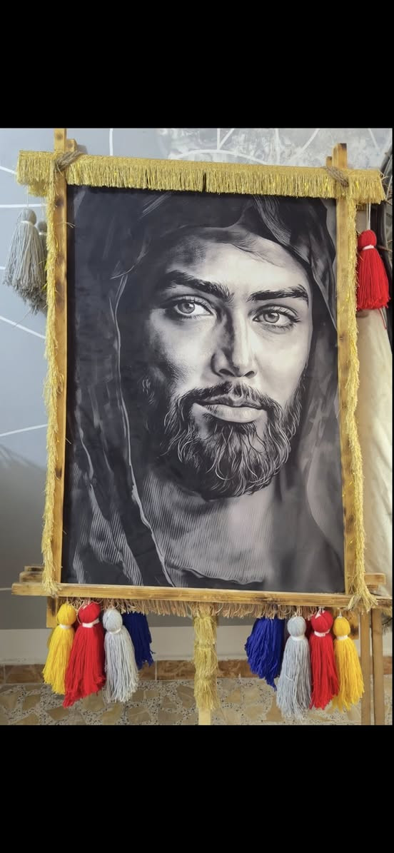 بوسترات 6 نفس ما موضح بلصوره طول البوستر بس الصوره متره ونص والعرض متره والطول البوستر الكامل مع الخشبه مترتين مع كراكيش وصوره  الامام القاسم كبيره طول فقط الصوره مترتين والعرض متره ونص طوال الصوره ويه الخشبه مترتين ونص مكاني بغداد الشعب الي حاب يستفسر اكثر يتواصل ع هاذه الرقم ***********هديتهن كلهن ب150
