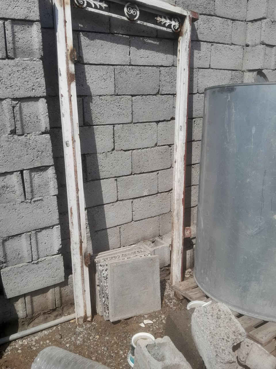 اسلام عليكم بابين حديد وجرجوبه ثكال حيل وباب حمام  كلهن ١٠٠الف ***********
