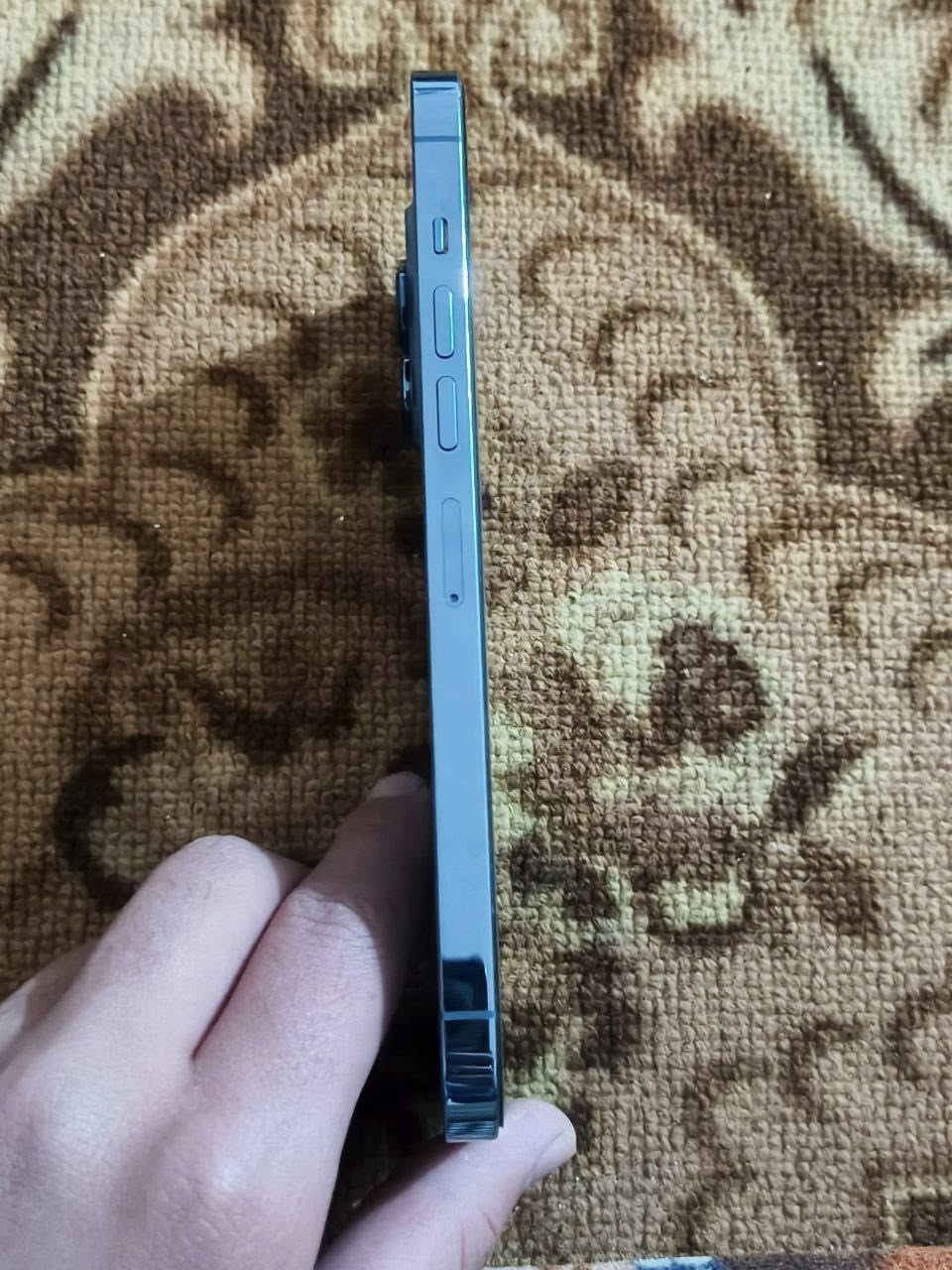 السلام عليكم 13برو ماكس لون بحري ذاكره 256للبيع السعر خاص *********** واتساب فقط
