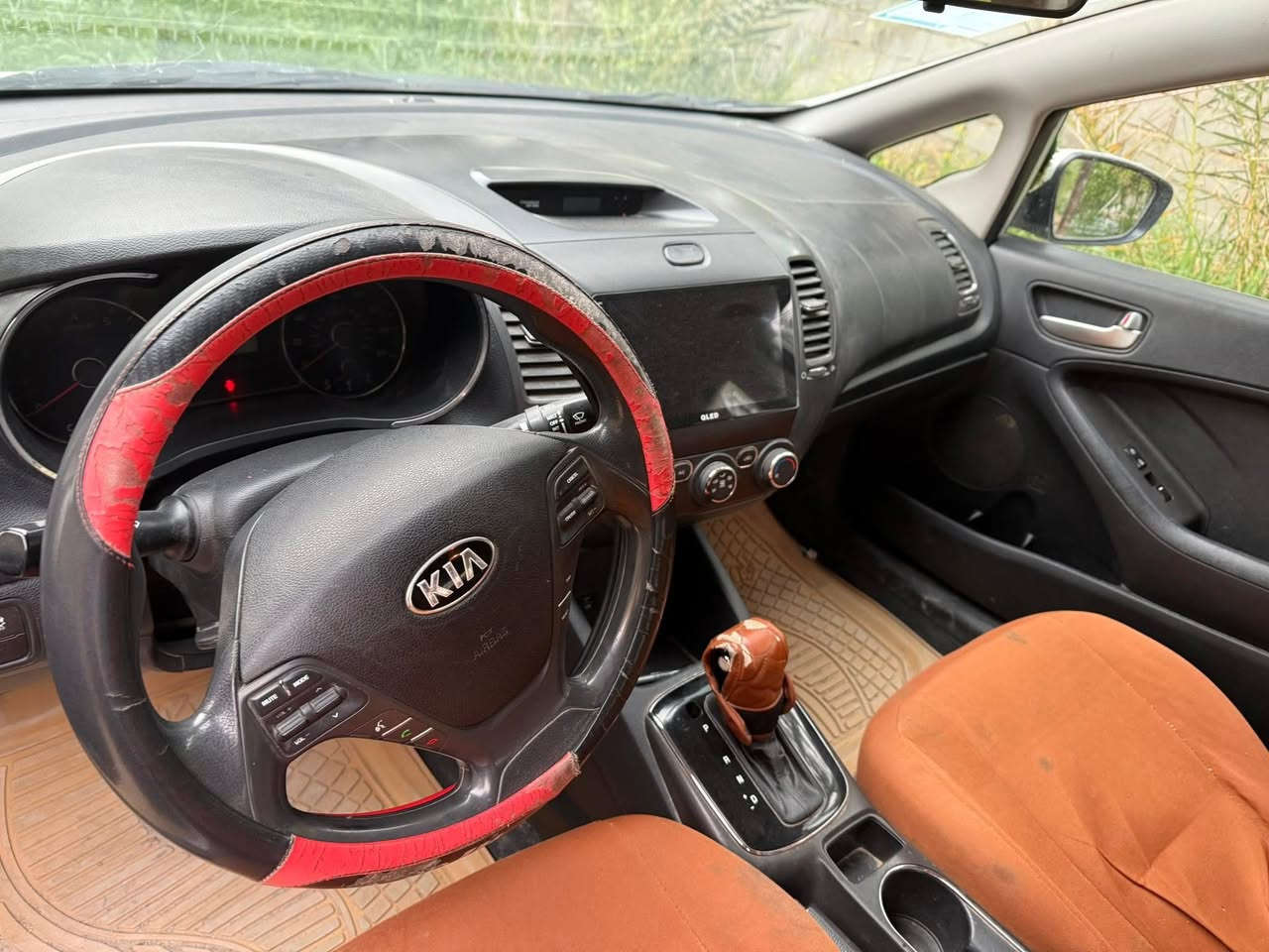 سلام عليكم سياره كيا فورتي للبيع 2018 حادث امريكا مرفق بل صور السياره مكينه 2000 السعر 115 لاستفسار ***********
