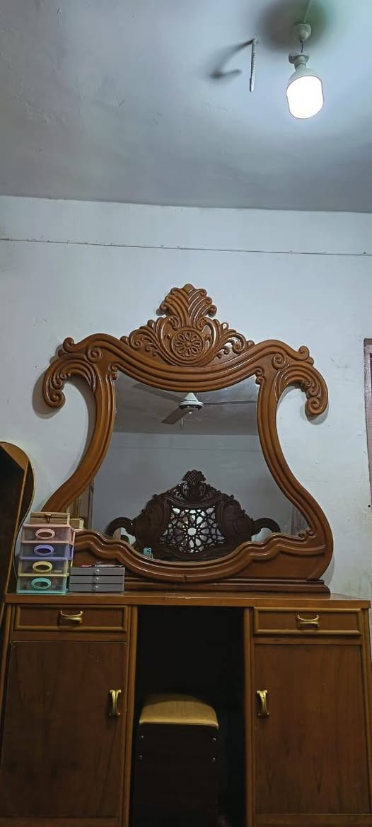 غرفة النوم طابقين خشب صاج
للاستفسار ***********
