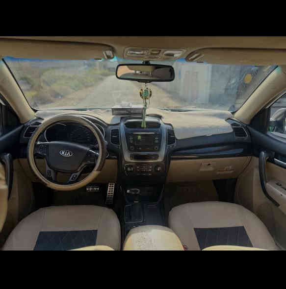 السلام عليكم
سورينتو 2014، 6 سلندر 3500 ، 7 راكب، رقم البصرة.
الرقم الجديد سنوية لغاية / 2027.

المواصفات: لون أبيض، بانوراما، كشنات كهربائية، تحكم ستيرن، كروز سرعة، موسيقى الترحيب، لَد باب أمامي، بيبان بصمة، بصمتين تشغيل، نظام ECO، حدادية جديدة، اطارات جديدة، فانين محرك + فان تبريد، تبريد 3 قطع، دوشمة جديدة، شاشة لمس، لَد أمامي أبيض ولايت زينون.

:- بارد في باب خلف السائق أقل من إصبع، رصعة في باب الجنطة، رصعات بسيطة في البُنيد. عداد السيارة: 185 ألف السعر 200 وبيه مجال بسيط . 
السيارة للبيع فقط. 
***********
