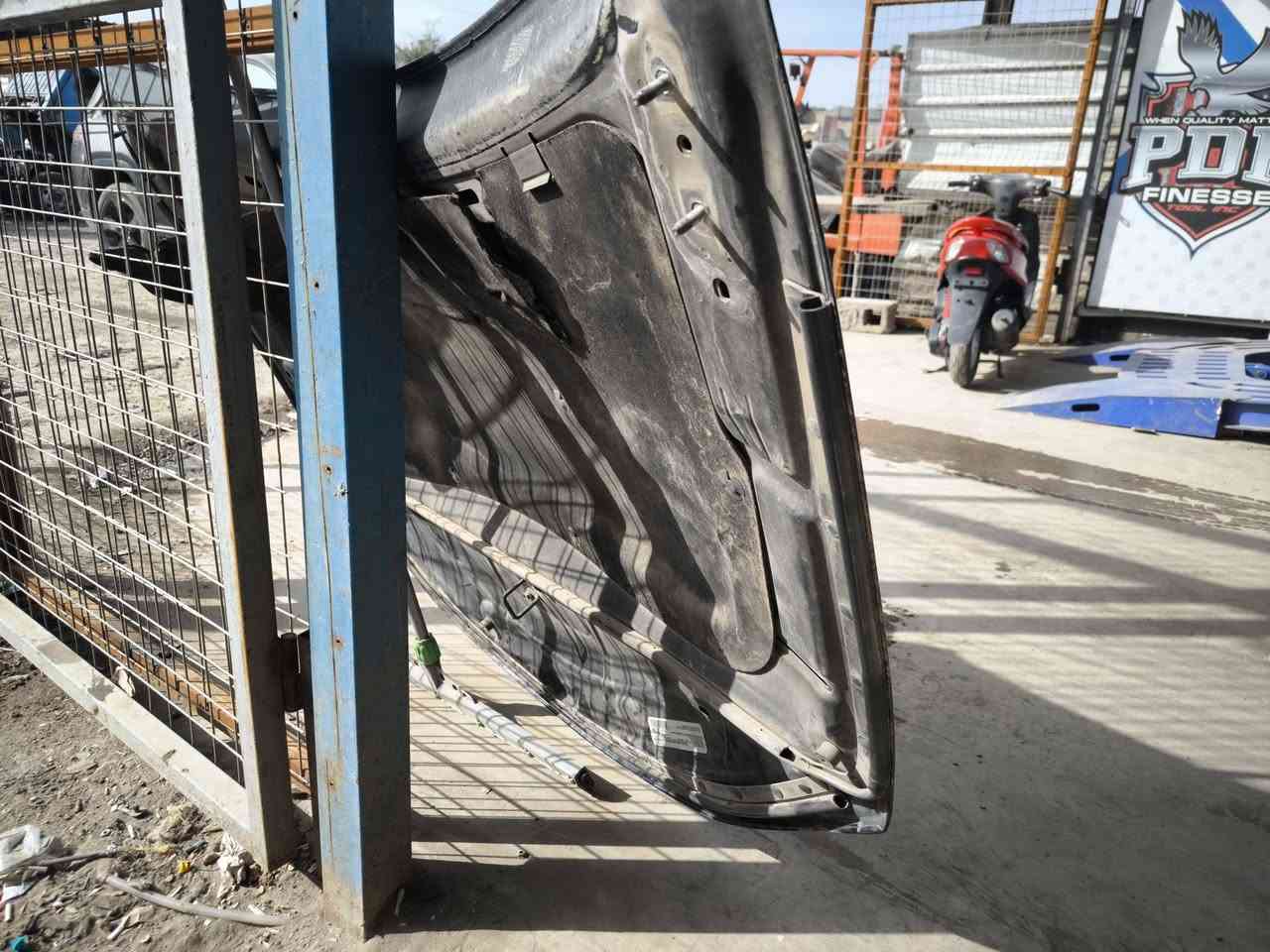 بنيد c200 موديل 2015 على وضعة الي يريدة ب150 الف يجي اسود بدون صبغ .ويا الاستيكة والبطانة والحلقة مال كيلون  للاتصال ***********
