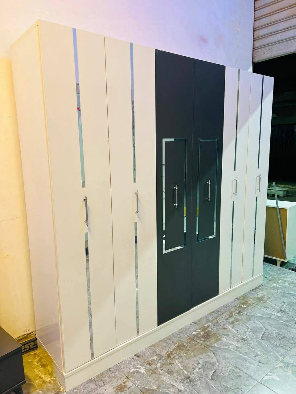 غرفه ترڪي🇹🇷شبابيه سريرن منفصل  موديل حديث
سرير مخزن بىرغي وجوي حديد 
 قطع6 
نضافه 90/💯

مع شد ونقل 🚚 داخل بغداد مجانآ
 باقي المحافظات بسعر مناسب


**إذا كنت صاحب هذا الإعلان وتريد حذفه لأي سبب، رجاءا أرسل رسالة إلى الدعم الفني**