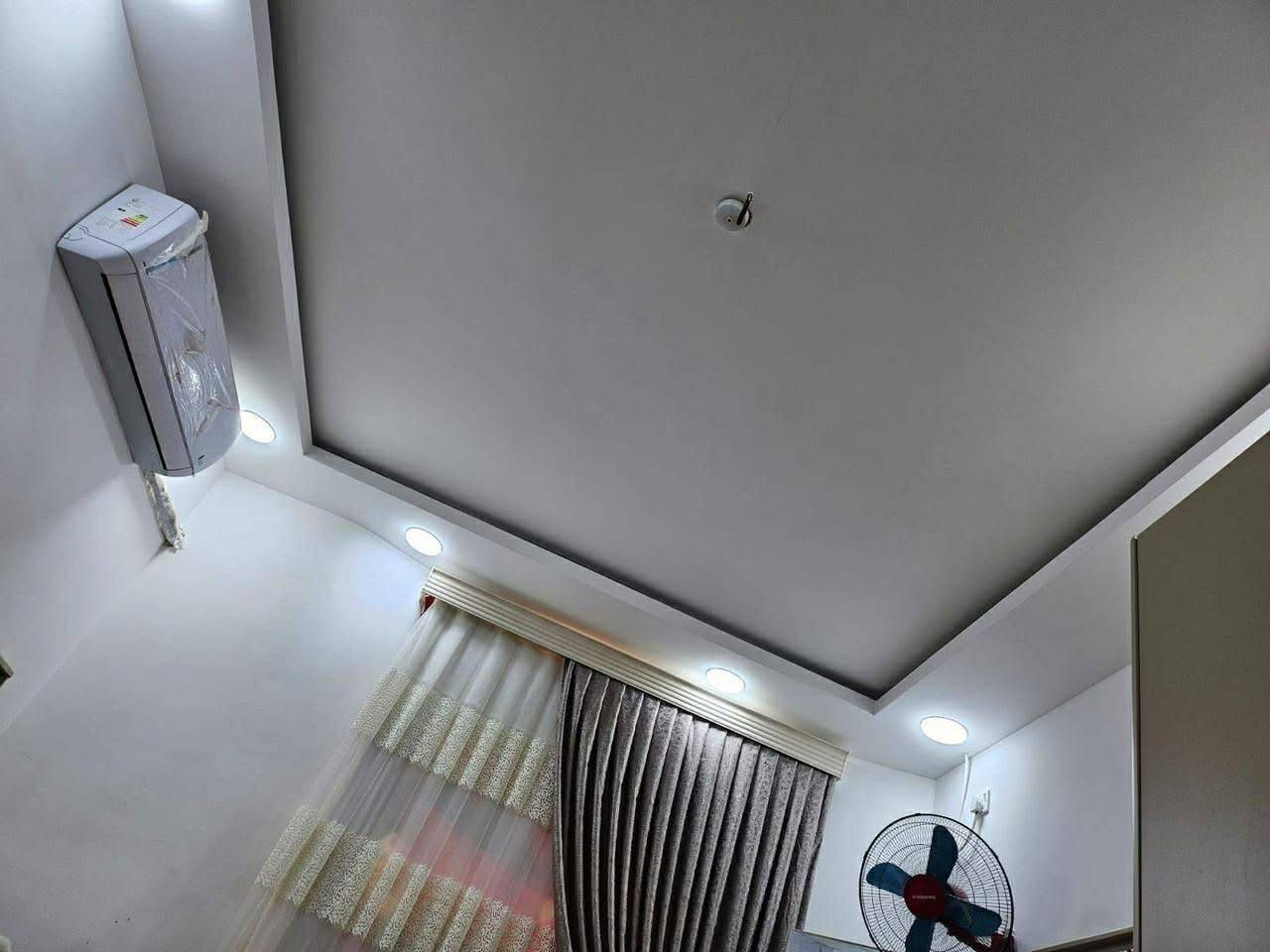 بيت مساحة 83 متر اقرار محكمه
العنوان حي الذهب خلف طاقة حي الحسين قرب سوق الصيادين

 يتكون من طابقين 

الاول  براني وصاله ومطبخ وصحيات 

الطابق الثاني غرفتين مع صحيات 

كونكريت مسلح للطابقين 

السعر 62 مليون 

للتواصل ***********
