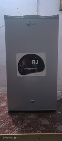 ثلاجه للبيع النضافه 100/100) السعر 100 الستفسار 07724174425