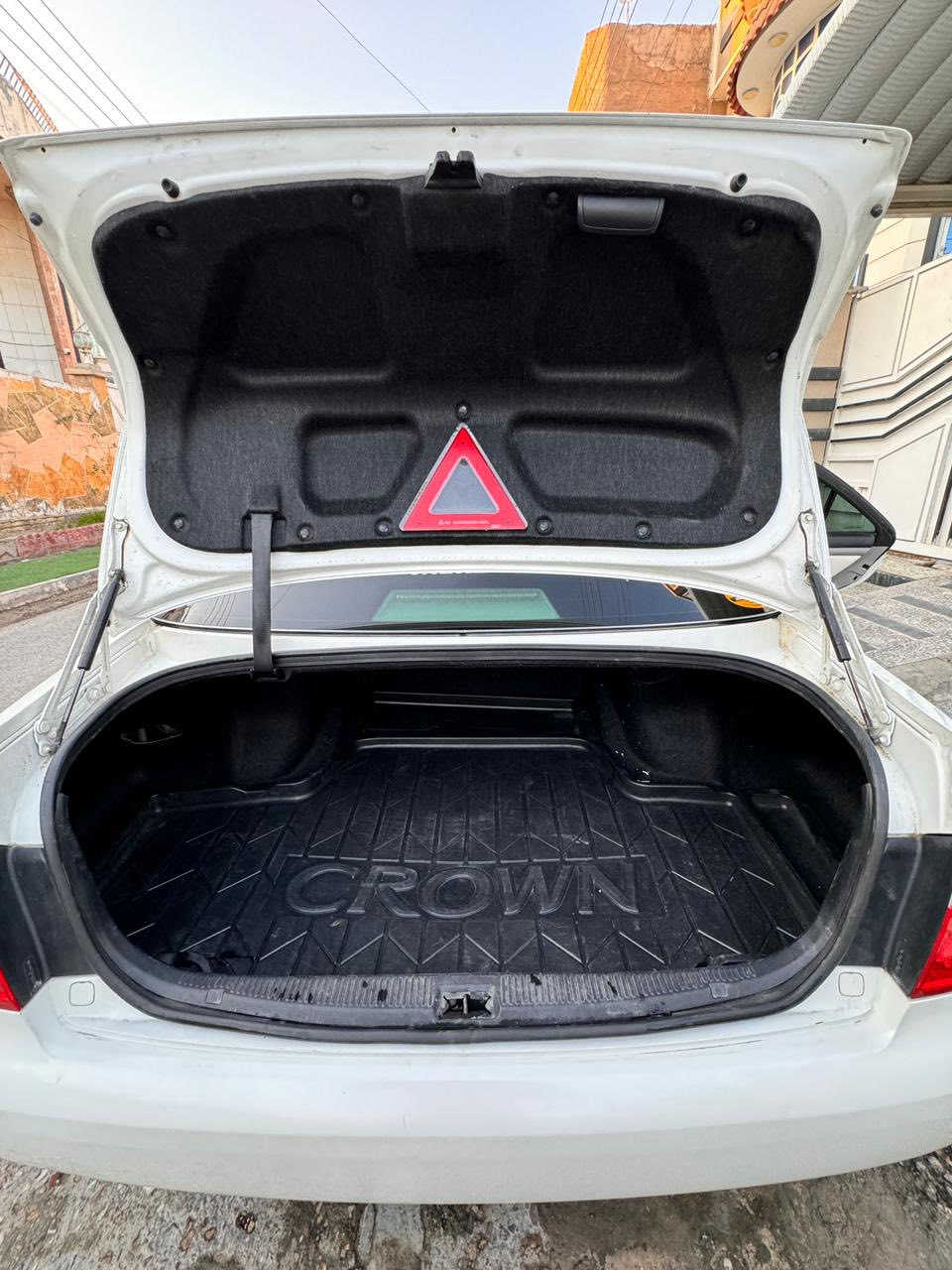 شاهيه موديل 2007 مسجل رقم بصره. دولي 
  
1داخل جلد ابيض ملكي 
2دخول جديد السياره ماشيه 98  
مكان السياره النجف مشروع وطني 
والموتصفات كدامك بل صور  شاصي80
سياره حلوه مكفوله 
***********
