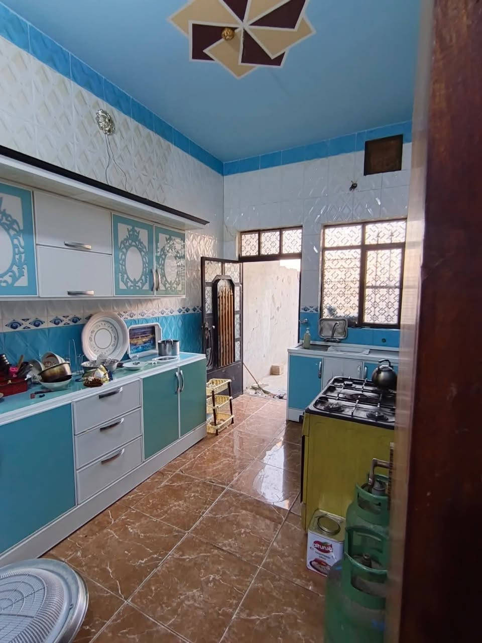 [[بسم الله الرحمن الرحيم]]
    🏡     🏘      🏚 

#يوجد_مشتمل_للبيع

#العنوان  الفلوجة 
#المنطقة حي الشهداء // مقاطعة 22 الف خلف عمارة الجنابي 
 

✅المساحة : 125م
⬆️ الوجة : 6 وربع م
🏞️النزال : 20م
 
غرفة 1
استقبال 
صالة 
مناور 2
مطبخ
صحيات
الارضية سيراميك
الجدران سيراميك 

                       #بناء 🧱 : بلوك
      
       #شارع 🏞️⬆️⬆️ : 10م بضهر شارع 40م

  #السعر_محدد_من_قبل_البائع 
        
    ⚖️⚖️   نوع الملك : طابو صرف تحويل مباشر 🏙 

            #السعر💰💸: 65 مليون

__________________________________

للأستفسار⛔🖲️ : مراجعة 
🥇#مكتب_الرافدين_للعقار 🥇
العنوان شارع المنجزات تقاطع جامع التقوئ مجاور محطة نمبر وان المركزية لغسيل السيارات 🚗🚖
__________________________________

#ملاحظة//📋📑 اذا لديك عقار تريد تعرضة للبيع او تريد تشتري عقار قم بمراسلة الصفحة او اتصال على لارقام الموجودة+ واتساب
            
         #للأتصال_او_واتساب 📞  ***********
         #للأتصال_كورك.   📞.      ‏‪***********‬‏

#بيع_وشراء_الدور_السكنية_والزراعية_العقارات_في_مدينة_الفلوجة #مكتب_الرافدين_للعقار_بيع_وشراء_العقارات_بسعر_مناسب
@#عقارات_الانبار_الفلوجة

