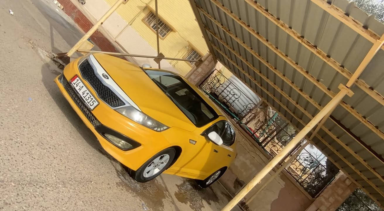 سلام عليكم سياره  أبيتما K5
موديل 2011 
سياره جاهزه ما بيه نقص حداديه اماميه و خلفيه جديده تايرات جدد 
رقم جديد إنكليزي منظومه غاز كامله سياره مصفره هيئه وغرامه 
سياره بيه طخه بالجاملغ إلمامي اليسر 
مكان سياره بصره سعر 85 بيه مجال 
رقم *********** 
***********
