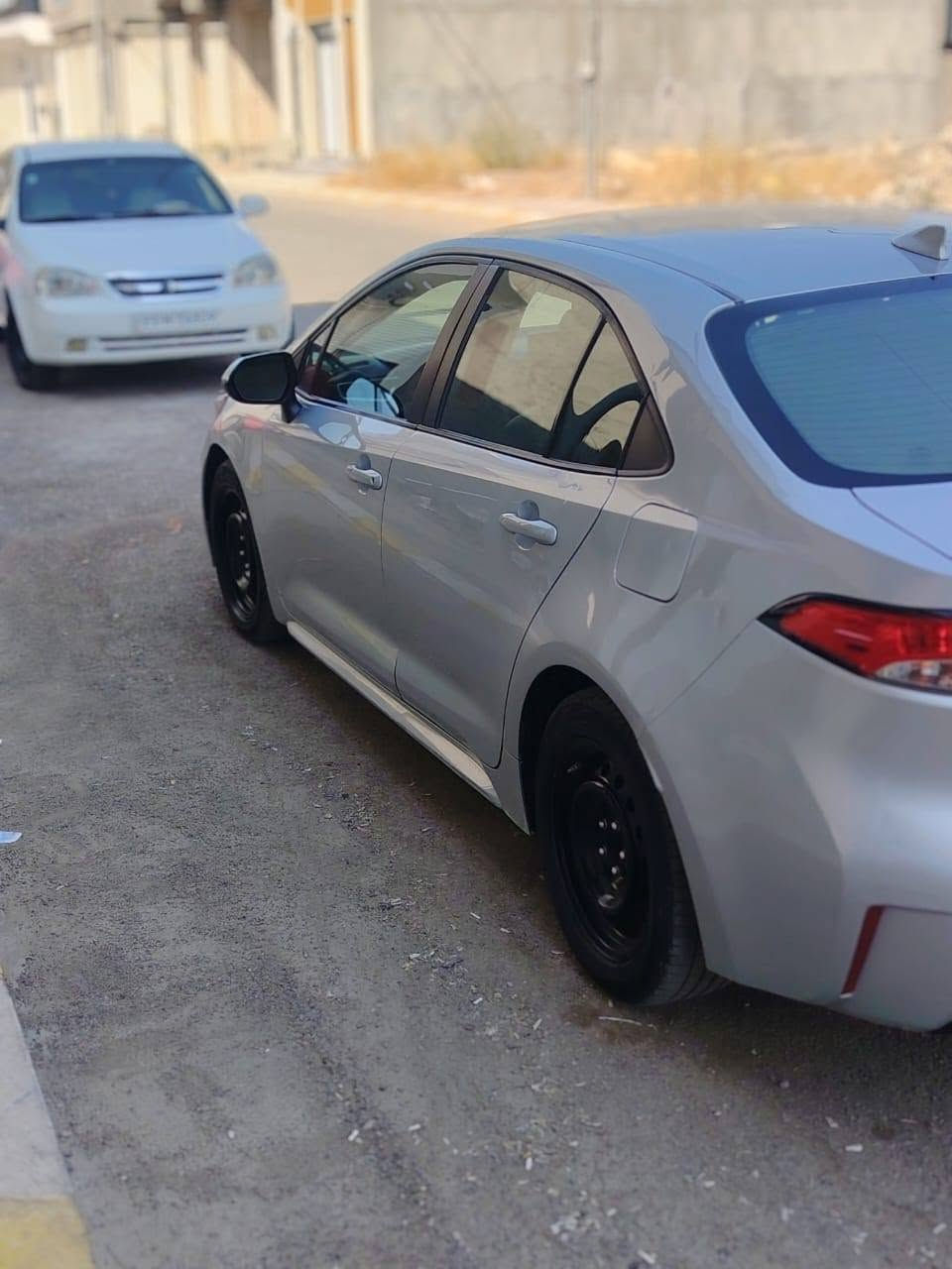 للبيع كورلا  LE 
السعر 132
***********
موديل 2020
حادثها خلفي 
ماشيه ٨٨ مايل
تحكم ستيرن 
تثبيت سرعه 
كاميرا خلفي 
لايتات بلاديه 
حجر شركة 
اللون سلفر
تايرات وياله شركة 
ردار بلادي
صدر امامي خلفي جديد
كير مكينه بشرط
مكينه 1800 المرغوب
سونار موجود بلمنشور
رقم الشاصي 
5YFEPRAE0LP137367
رقم أربيل بسمي
 رقم وسنويه جديد 
مكان السياره ديالى خانقين
