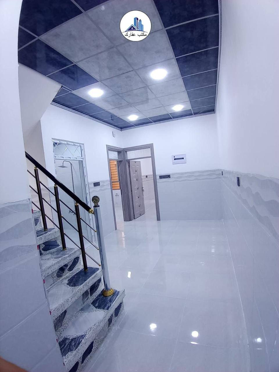 السلام عليكم دار زراعي للبيع موصل حي الملايين الثانيه قرب جامع العادل مساحه الدار( 110) متر غرفتين نوم هول استقبال صحيات خدمات كامله شارع ماء كهرباء السعر(68) تستلم مفتاح بعد المكاتبه مباشرةً (يعني)(الدار صفر) يبعد عن الشارع (400) متر للاستفسار اكثر الاتصال بالارقام التاليه
(***********)
(***********)
