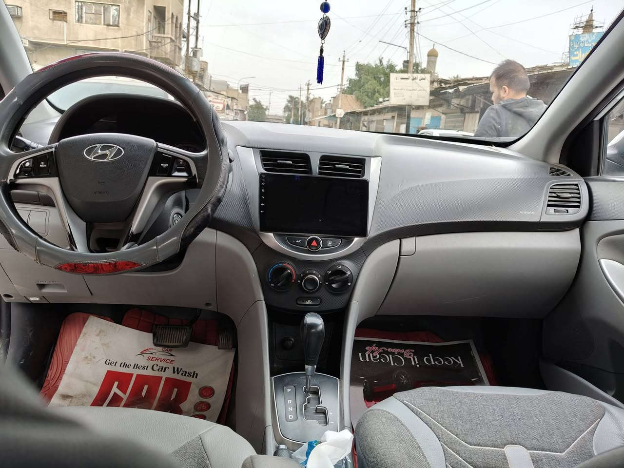 سلام عليكم اكسنت موديل 2017 للبيع او مراوس السياره مكفوله عده الجاملغ الامامي مصبوغ جاهزه بدون نواقص رقم سليمانيه بسمي مكينه1400 مكان السياره بغداد الشيخ عمر للاستفسار اتصال ***********
