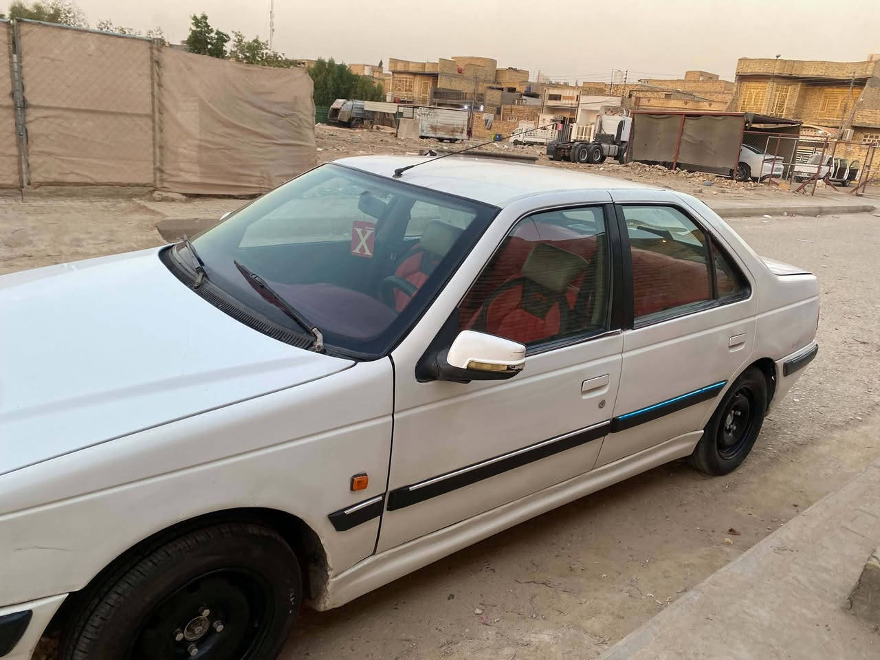 سلام عليكم بيجو بارص مديل ١١ محرك وكير خير من الله حداديه جديده تخم تاير تبريد ثلج رقم بصره سنويها ل٢٨ رقمي *********** مكاني العماره
