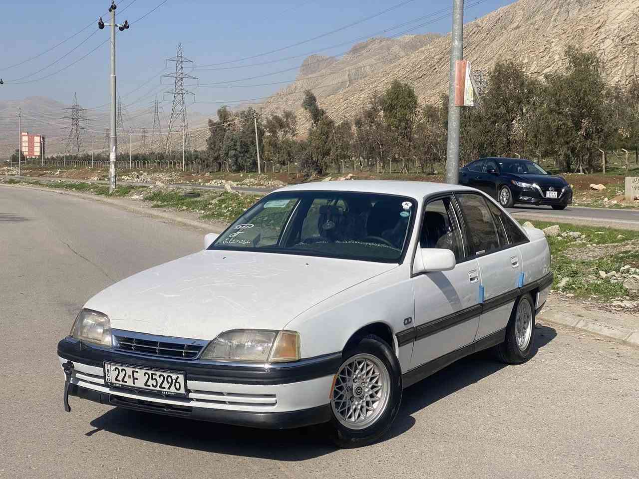 ئۆپڵ ئۆمیگا مۆدێل١٩٩١ بێ بۆیاخ بێ دەعموو لێدراو هەمووگیانی بەشەرت گێرو مەکینە بەشەرتی ١٠وەستا  بێتەقەو رەقەیە سەیارەکە بەس ماشاالڵەی دەوێت رەقەمو سەنەوی تا٢٠٣١تازەیە هەزەی نوێیە چوار تایەو پاتری نوێیە ناونیشان.رانیە  نرخ .٥٥$ژ***********
