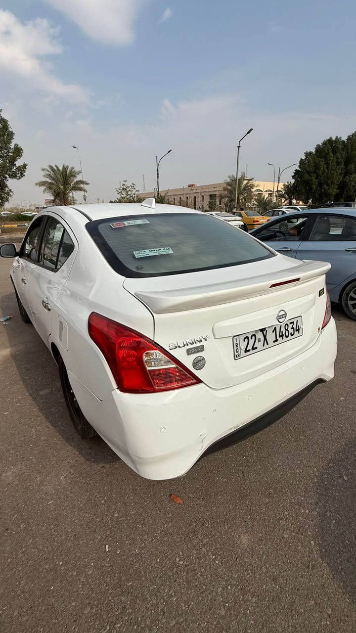 نيسان هندي ماشيه 27 الف كيلو متر بيها خسفه بالباب كما موضح بالصور وبيها المدكر الخلفي جهة السايق بي دحجه السعر 125   *********** البصرة, العراق
