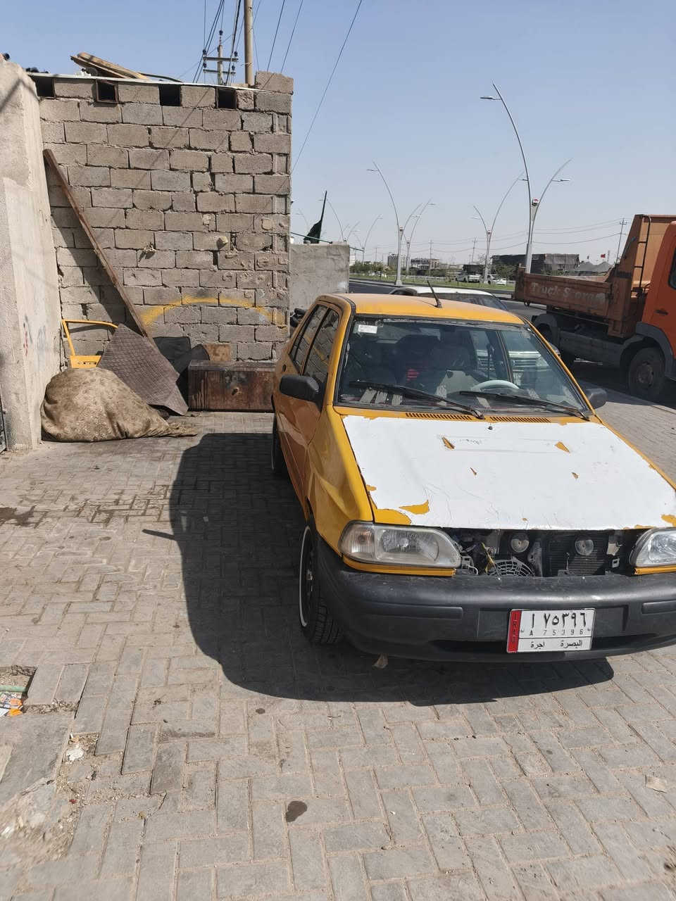 سلام وعليكم سايبه للبيع 18 جاهزه وتمشي تبريد شغال بيع كوم حديد سعر ٢٠ وبين مجال مكينه بيه دخان *********** مكانه بصره
