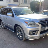 عندي لكسز 12 جديده اريد مراوس 2007 جديده  07707836658