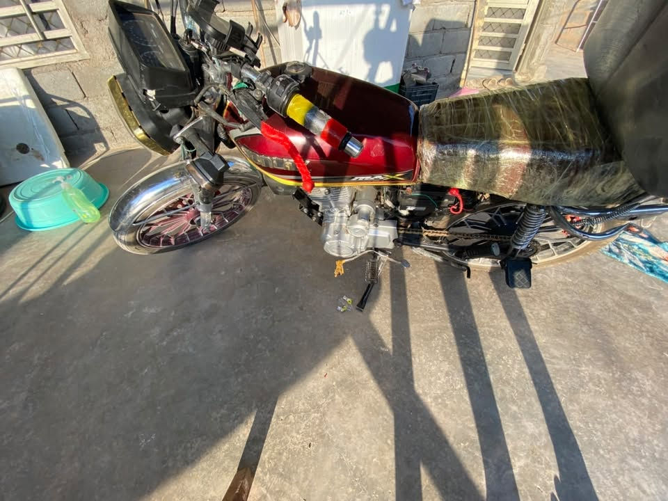 دراجه سولنك للبيع سعر 525 وبيها مجال قليل للشراي
مكاني محموديه لطيفيه الدراجه فول مواصفات كهربائيات كامله 5 گير

اوراق اصوليه كامله مكفوله من كلشي فقط السلف رقم بي  واتساب  ***********
