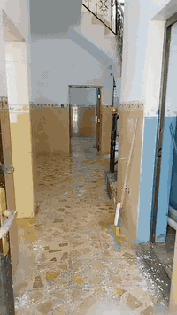 سلام عليكم دار للبيع 50 متر طابقين الطابق الثاني ماكامل بس الموقع جدآ ممتاز الطابق الاول تواليت وحد وحمام وحد ومطبخ وصاله وغرفه ومناور موقعه مقابل مستشفى العباس الأهلي ثاني فرع عرض الشارع 10 او اكثر السعر جدآ مناسب 125 للاستفسار اتصال ***********
