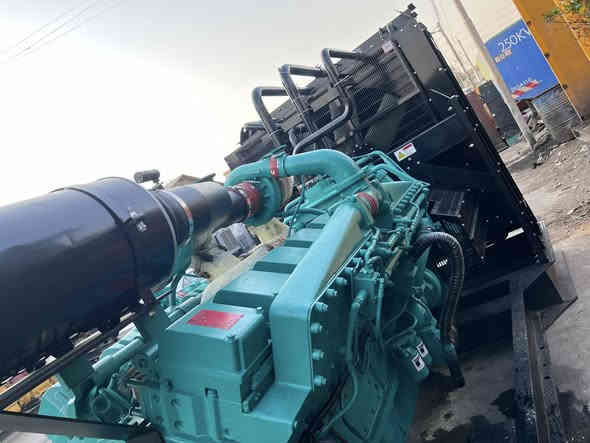 Cummins KTA50
1650KVA
***********
***********

