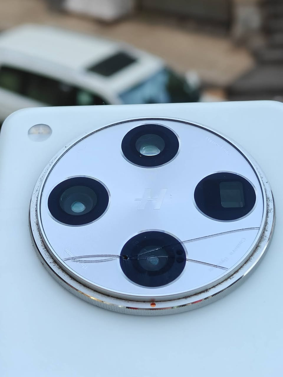 Oppo find x8 pro
پاشای کامێرا
رەنگی سپی 
گلۆباڵی فەرمی 
رام 16 
هارد 512
کامل اشیا 
سلێمانی 
تێبینی تەنها شوشەی سەر کامێرای دواوە یەک درزی بچوکی هەیە کاریگەری نیە لەسەر کامێرای 
باتری 99 بێ وێنە


**إذا كنت صاحب هذا الإعلان وتريد حذفه لأي سبب، رجاءا أرسل رسالة إلى الدعم الفني**