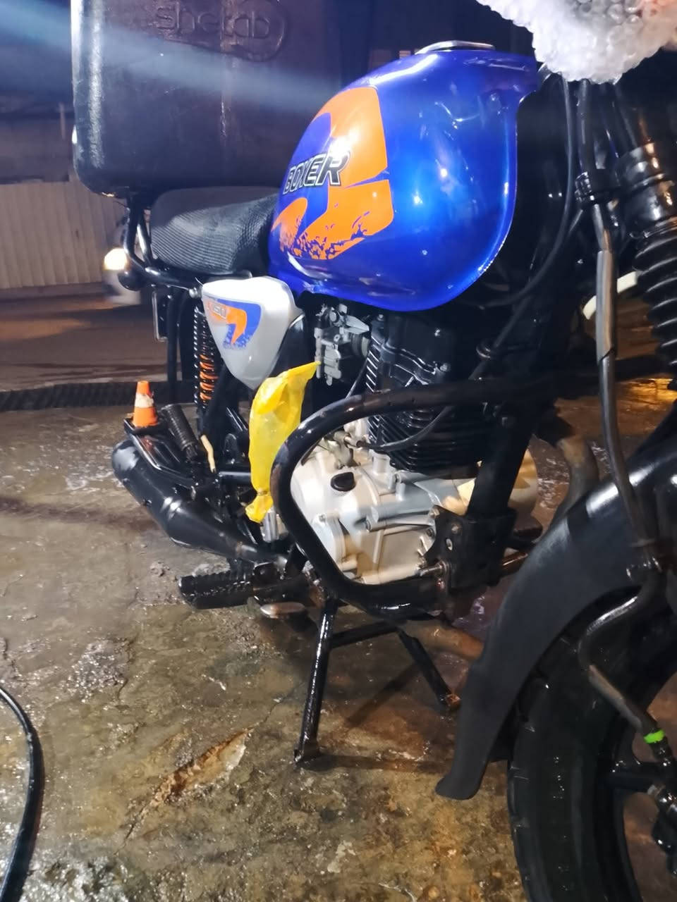 دراجه بوكسر موديل ٢٢ نازله ب٢٣ دراجه الله شاهد نقص بس دشبول عطلان دراجه خير من الله كامله تاخذه تشتغل بيها تدعيلي رقم بغداد انكليزي مكاني حي اور رايدها مليونين ٣٠٠ وبيها مجال حك الجيه رقمي ***********متوجد واتس
