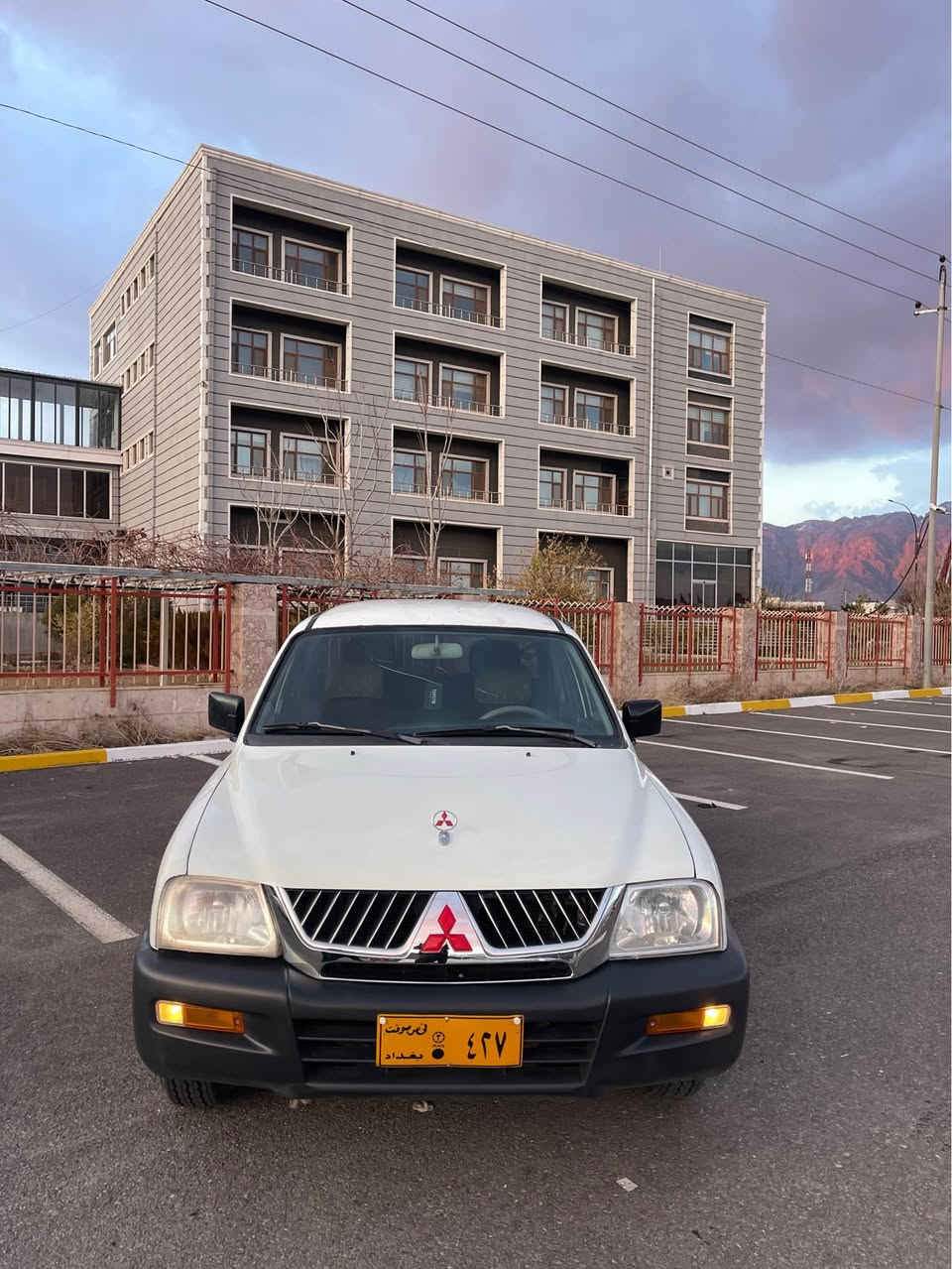 مسته‌ربۆشی 
٢٠٠٤
به‌خ 
جام كاره‌بای 
علوج 
سێ پارچه‌ بۆیاغ
پێشی كه‌پس 
سه‌یاره‌كه‌ توندوتۆلی 
گێرومه‌كینه‌
تایه‌ 
هه‌مووگیانی به‌شه‌رت 
شوێن  رانیه‌
٤٩$
*********** رانية, السليمانية
