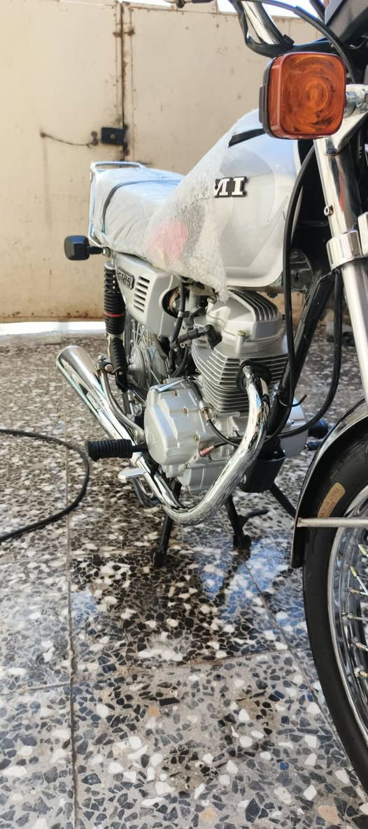 اربعه كير سكنر ٢٠٢٦ سلفر بوري رفيع
ناشفه وجاهزه صار شهرين طالعه من المعرض
سعر ٦٧٠ وبيها مجال للطيبين 
***********
