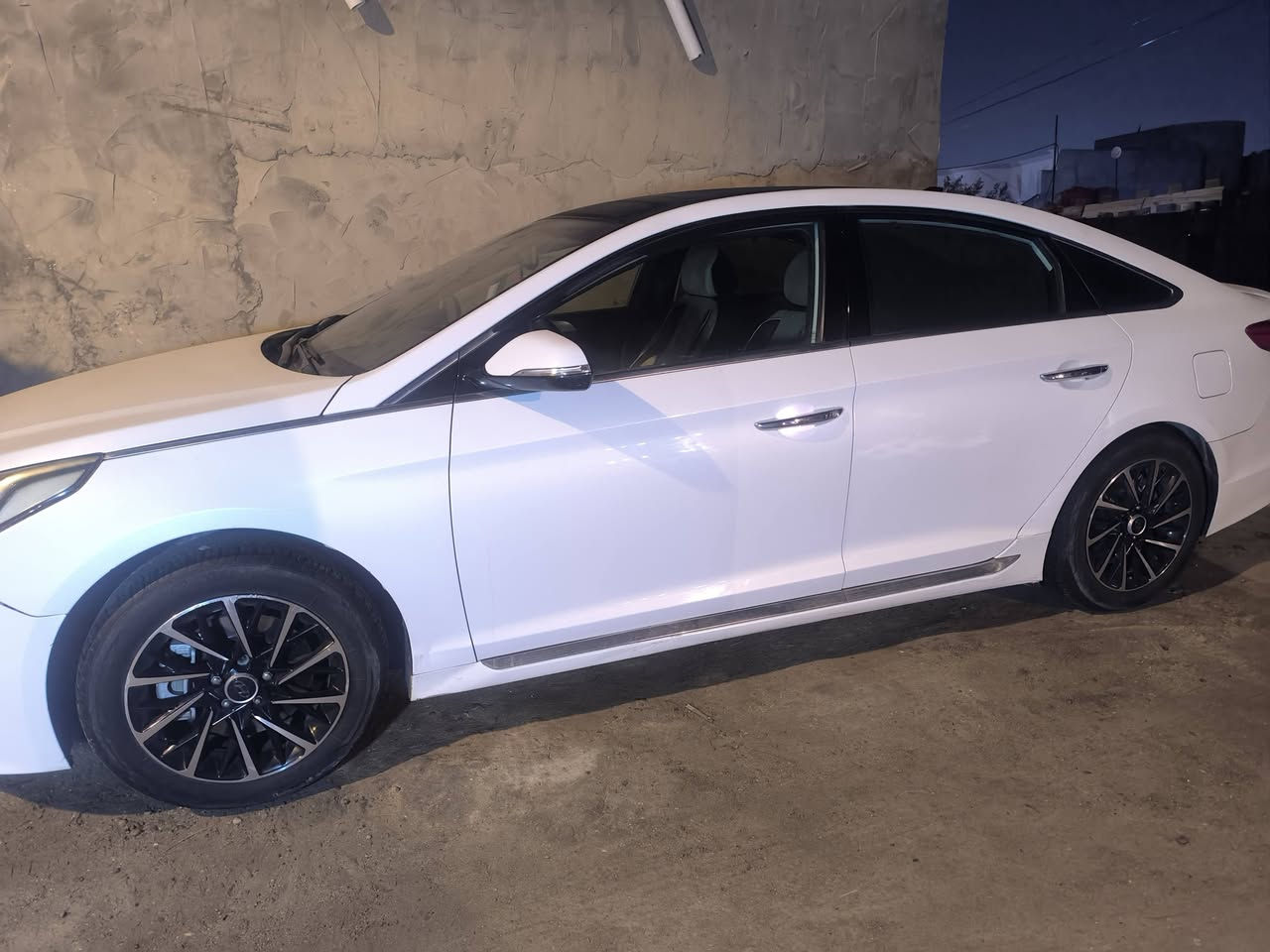 سونتا وارد امريكي فول مواصفات 2015 العداد 92 السعر 138 رقم الهاتف ***********
