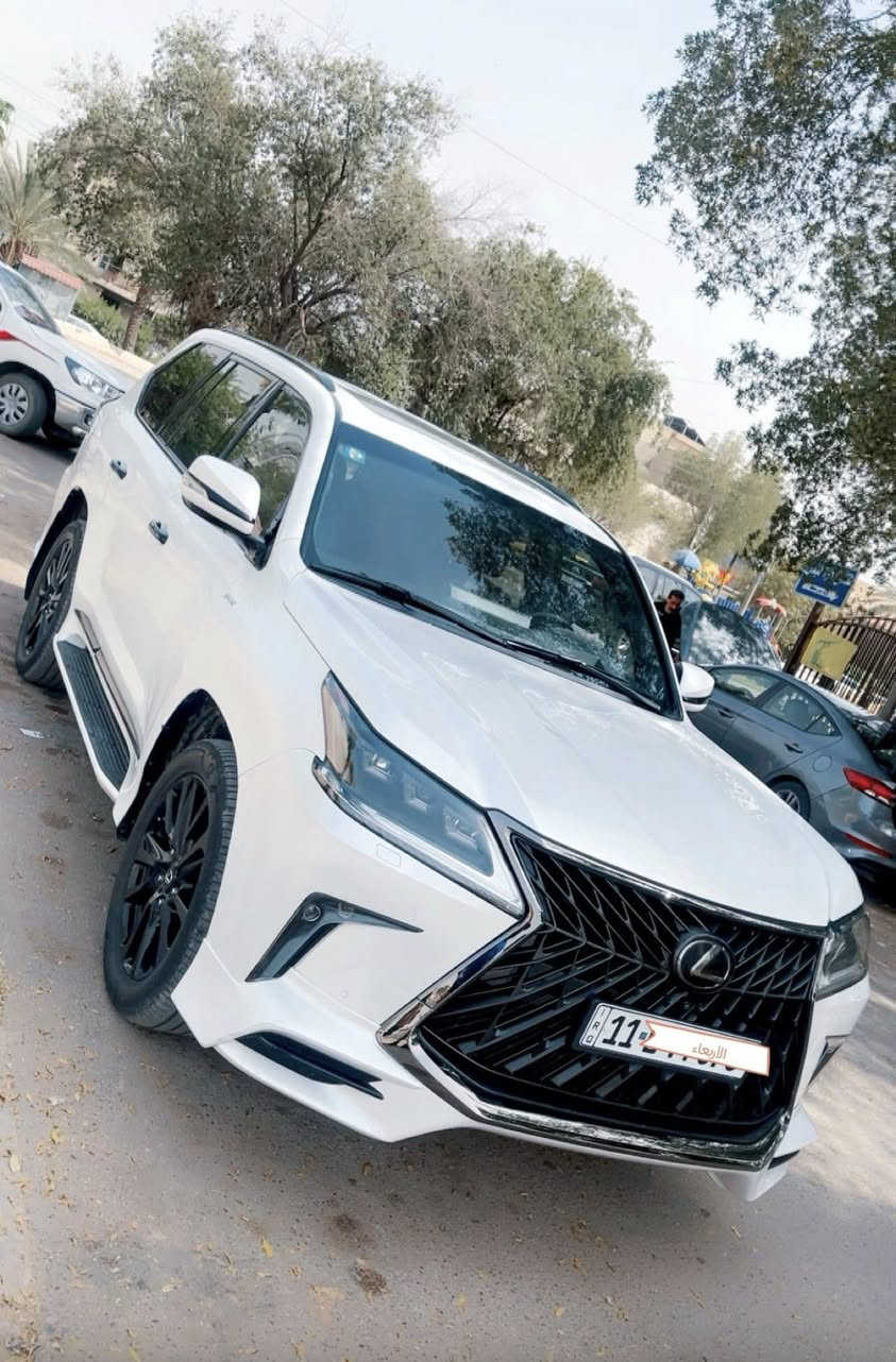السلام عليكم للبيع فقط لكزز كورو 2019 ماشيه 50 الف حقيقي حقيقي بيها رصعه بارد بلجاملغ الامامي او بيها تكحيله كارت ممبينه ابد بلهلال الخلفي الباقي كله كفاله عامه السياره كلش نظيفه واحلى من الصور مكاني بغداد شارع فلسطين ***********
