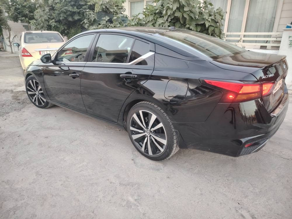 ئه لتيما 22 SR پيشو دواي كه پس هيچ ئيرباكيكي نه ته قيوه موسافات sr به س سلايت نيه به سمه و شغال شاشه و كاميراو حاسه راداري پيش و دواو لاكاني خه تي جاده گير سوكان كوشن جلد و كاره با  4پارجه ي بوياخه بي هيج ناوگرتنيك مه سره في هيج نيه هه موو گياني به شه رت سه نه وي تا 29 تازه يه و به ناوي خومانه وه يه 50 مايل روشتوه گير و مه كينه و ته بريد و ته قه و ره قه شي به شه رت 129 گه لا و معامه ليكي كه م ره قه مي خاوه ني *********** السليمانية, العراق
