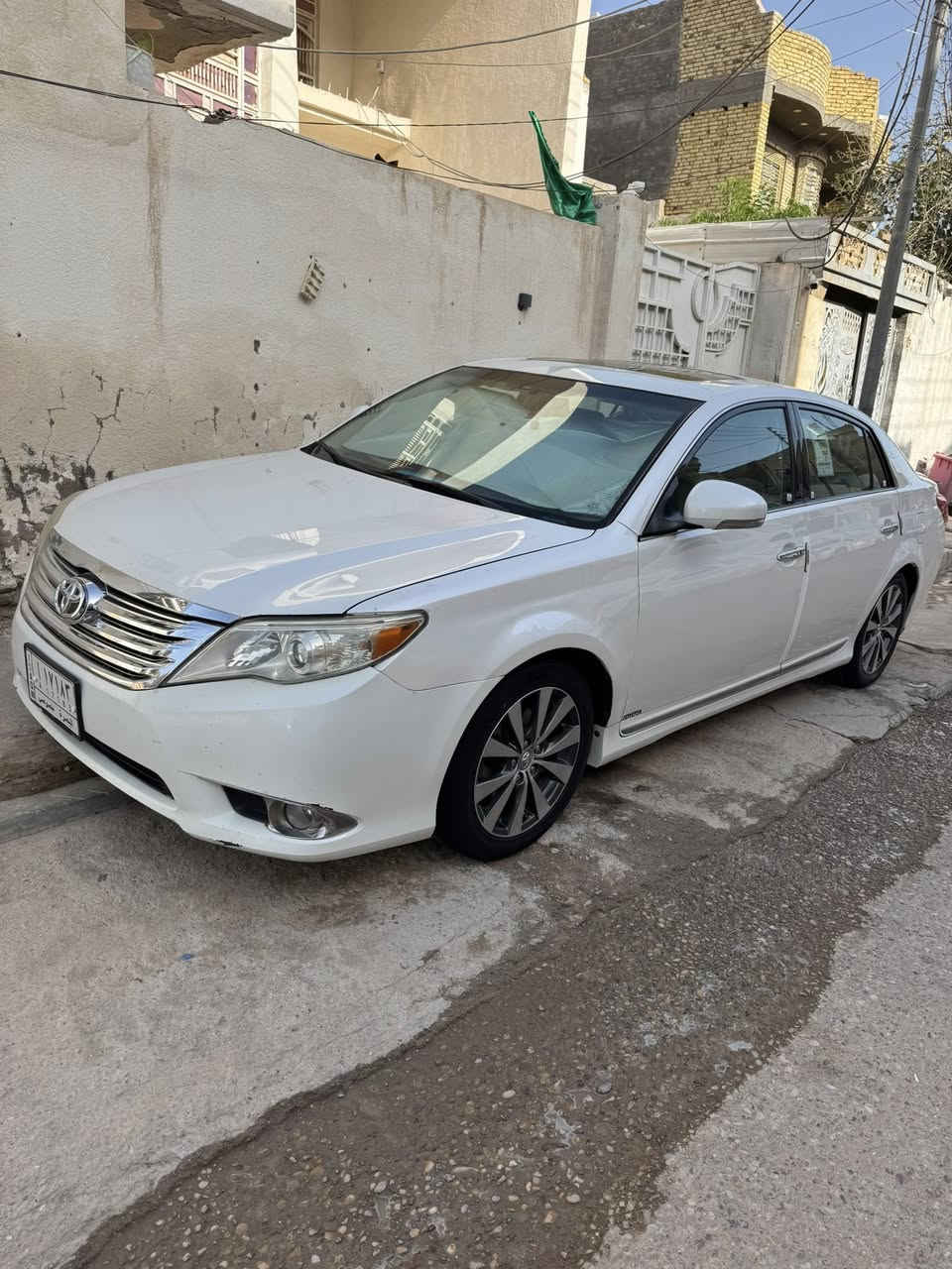 أفالون 2012 لمتدد فول فول 
السياره وارد خليجي 
رقم بصره باسمي 
بيها شخطات خفيفه وما مبينات كلش 
مكينه 6 سلندر 3500 
كير مكينه تبريد خير من الله 
كهرباء بلاد 
6 بصمات 
كشنات تدفئه تبريد 
تبريد قطعتين 
زنون عالي وناصي 
وباقي المواصفات معروفه 
سياره نضيفه وجاهزه من كلشي والياخذه ما يخسر 
السعر المطلوب 220 بيع فقط بدون مراوس المكان العماره يم الساعه خلف الجامع  
للاتصال والاستفسار ***********
