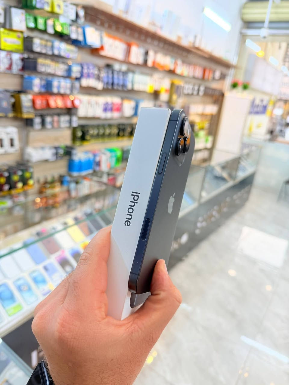 ✅  متوفر بيع بلنقد ولاقساط ✅
ايفون 16 برو ماكس ماستر اسود ذاكره 256 بطاريه 100 نضافه 100‎%‎ زلغ مابي هو والجديد سوه نموذج M لونه المميز كامل ملحقاته وتر بروف وبلحاسبه كله نورمال وتر بروف يعني كلشي ممبدل بي وبي وتأخذه ضمان وصل 5 ايام اي مشكله او عطل يستبدل فورا ومتوفر اقساط على مصرف الرافدين 
السعر مليون و 400 الف قفله🩵🩵
العنوان بغداد البياع شارع 20 مقابيل علي العناب او الشيف السوري مركز الهاتف لاصلي 
📞📞***********
📞📞***********
