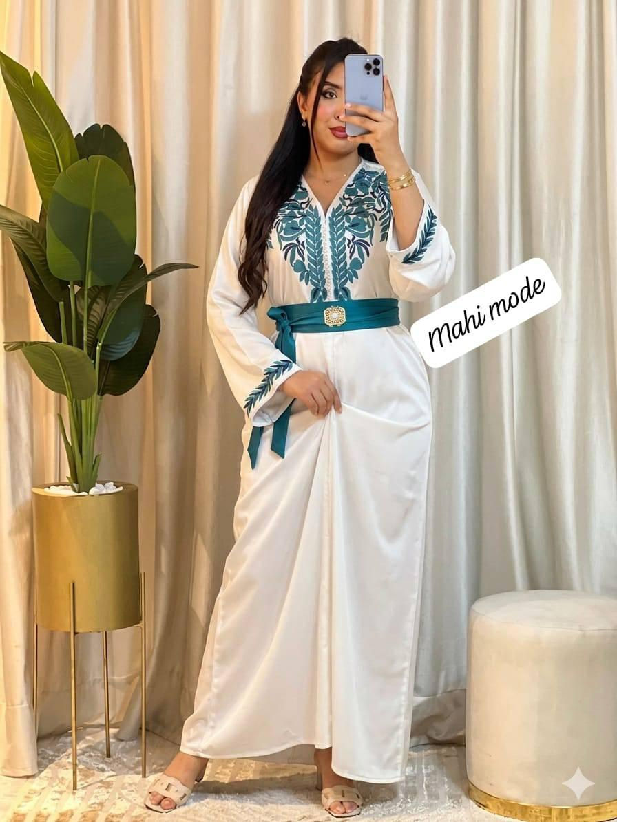 ✨ قفطان  كريب أنيق بتصميم راقٍ يجمع بين البساطة والفخامة، مزين بتطريزات دقيقة على الصدر والأكمام تضفي عليه لمسة تقليدية عصرية مع حزام أنيق يبرز جمال القوام ويضيف لمسة من الرقي. مناسب للمناسبات العائلية والسهرات الخاصة
 ولكل من تبحث عن الأناقة والتميز. 
 متوفر بالوان صيفية  مميزة 
تناسب جميع  الاذواق 
متوفر في المحل 

،،L xl xxl لمعاشات, آسفي


**إذا كنت صاحب هذا الإعلان وتريد حذفه لأي سبب، رجاءا أرسل رسالة إلى الدعم الفني**