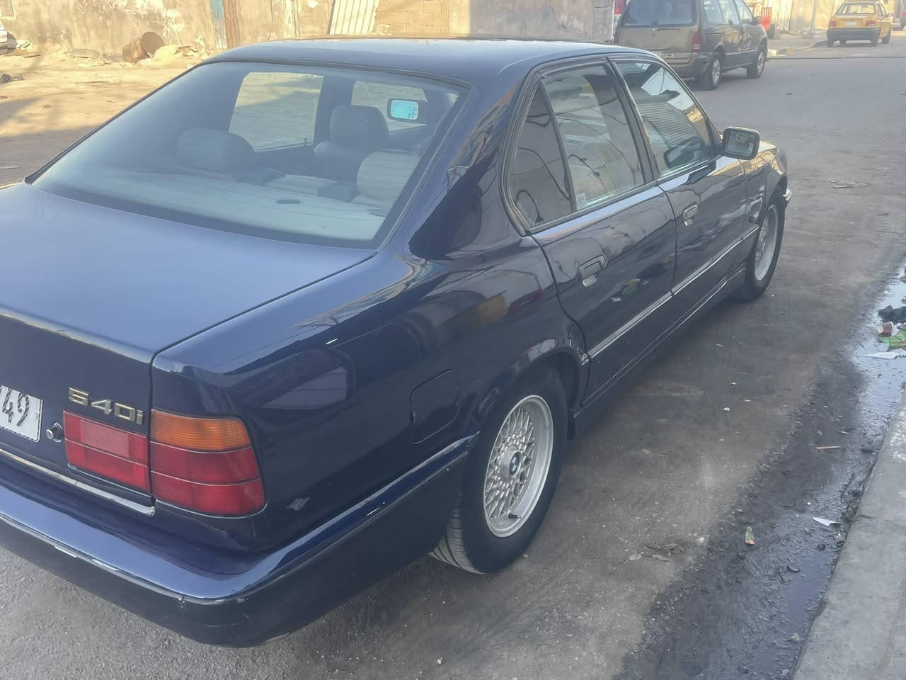 535 اصل بيها 25 فانوس موديل 1991 رقم بغداد باسمي السياره جاهزه من كلشي حداده توني شادها العنوان البصره القبله
 الهاتف ***********
السعر 75 بيها مجال 
(المو شراي لا يتعبنه اكو سيارات حته ب25)
