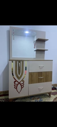 السعر 100وبي مجال للاستفسار 07800652609