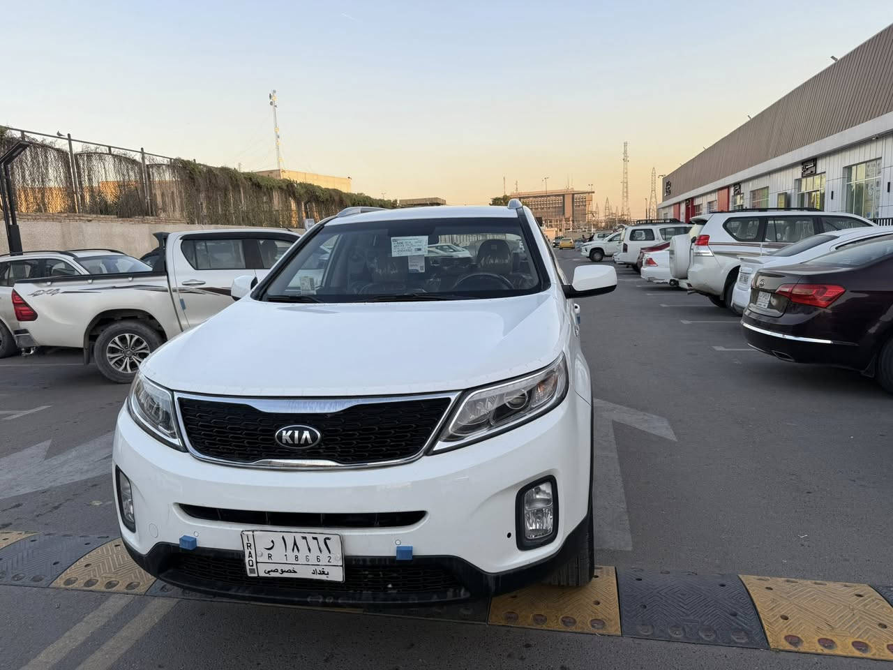 السلام عليكم
كيا سورنتوا 2015 خليجي مكفوله كفاله
عامه في حالة الوكاله مكفوله من الشخط والرصعه والضربه والصبغ حتى الدعاميات كفاله تخم تاير مال الشركه سبير ما نازل العده ما مستخدمه كتلوكات ستيكرات الوكاله سويجات عدد٢ كباته ما مطبوكَه
الموصفات 

ستة سلندر٣٥٠٠ حجم المحرك
ماشيه ٢٣ الف حقيقي الف ميه بالميه

7راكب 3قطع تبريد مري شفط حساس امامي خلفي كشنات جلد لونين 

بردات خلفية رقم بغداد الجديد بأسمي هزه جديده 

السياره خير من الله مضمومه مامستخدمه نهاياً

المكاني بغداد 

السعر ٢٢٥وبيها مجال بسيط 

رقم الهاتف ***********
