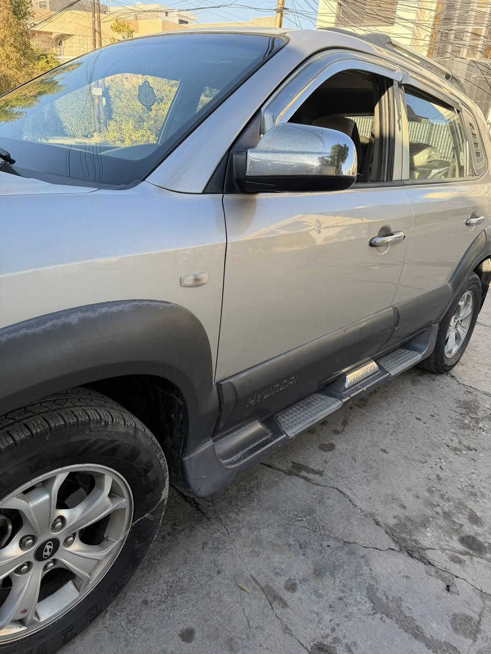 السلام عليكم للبيع توسان مويل 9 خليجي فول مواصفات  بدون صبغ بدون بارد بيه جراد بلبنيد ولقماره بصيط رقم بغداد الجديد  محرك 2000 تبريد ثلج مكانه بغداد حي الجهاد 
 اي سفسار ***********
