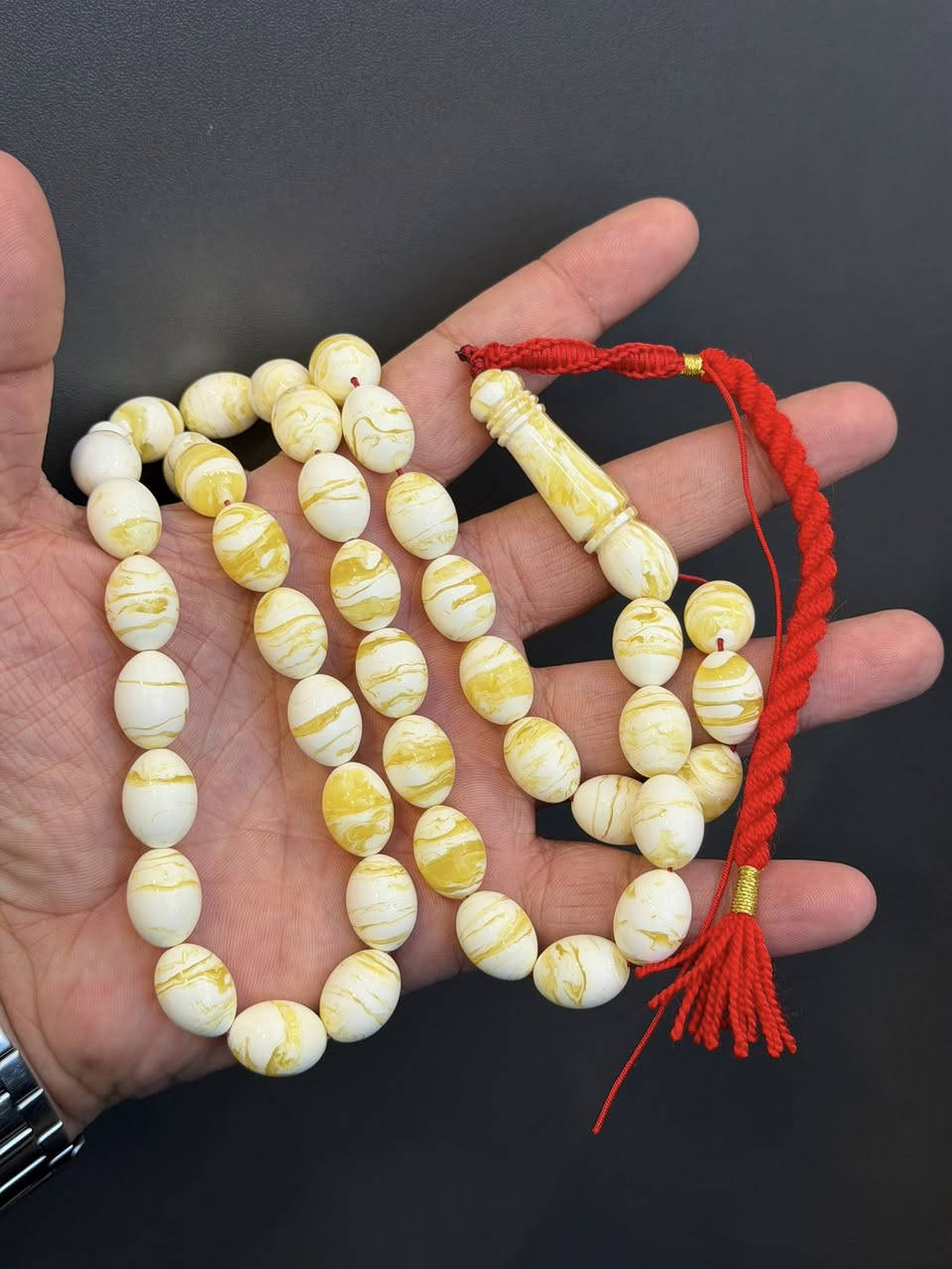 مستكه شبيه الكهرب🔥🤍
وتراب كهرب يطوف مي وملح ♥️

كصة كويتية و كصة بيض الحمام خشن وناعم 🩵

يوجد توصيل كافة محافضات العراق 

*********** واتساب
