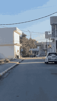 السلام عليكم
دار للبيع 
الموقع:المربع الذهبي بالقرب من رضا حسون 
المساحة: ٢٠٠ متر بناء ٢٠٠٨ 
الخريطة: غرفة نوم ومطبخ وصالة واستقبال وهول وصحيات داخلية وخارجية وحديقة
الطابق الثاني غرفتين وصحيات 
السعر : ٢٥٠ مليون وبي مجال 
للاستفسار التواصل على الخاص او على الرقم *********** واتساب 
ومن الله التوفيق
