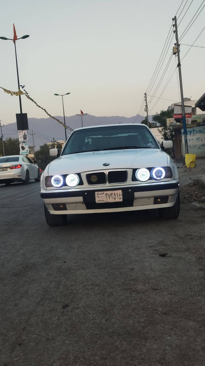 BMW بؤ فرؤشتن
525تؤماتيك 1993ئارمي هه ولير به شه رتي هه موو شتيك 
فول به س سلايد نيه 
كيرومه كينه به شه رت ته قه وره قه به شه رت ٤تاي لؤك مشه بكي بيلادي 
په رده و سيد بؤ كس 
پيش پانو تاعحديل سورعه 
به س بؤ نيدي بؤ ياخه 
كامل له سه ر شه ريكه ماوه ته وه ته ناته ت داعميه كانيشي بيلاديه 
ته بريدي ساردو گه رم له سه رسويج 
شاشه ئايپاد ته بريد له مس زينؤن لايت ئه لقه بيلاد 
ئارمو ئه وه ليات به شه رت 
پاكه نه ي بؤ كراوه ١٠ساله لا ي خؤمه سه ياره كه زؤر بي مه سروفه سعر ٦٥$مه جاليكي برا يانه..*********** ئادمين گيان،🥰
