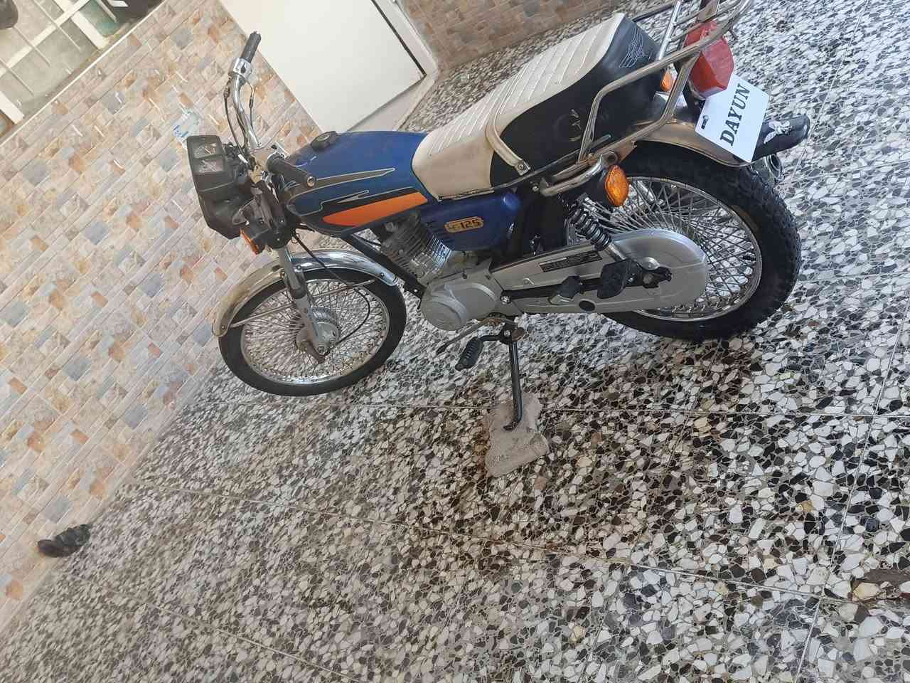 يالله سلام عليكم دراجه ايراني 4 كير موديل 2022 اوراق كاملة المكينه فقط ابدل بيها بوشه وبستم قبل 4 اشهر المكينه لا تبخير ولا تنقيص السعر 400 وبيها مجال بسيط كلش عنوان بغداد حي النصر ***********
