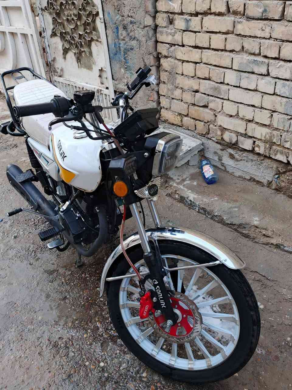 سلام عليكم سيفان موديل 25 دراجة جاهزة من كلشي وياها بصمات ثنين وسويجات ثنين مكاني البلديات رايدها ب 750 وبية مجال لطيبين ***********
