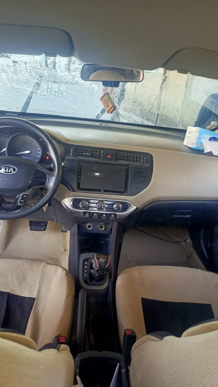 ريو خليجي
1600..دوش. موديل 14

سياره بيه حالوب 

صفحه وجنطه وقماره  وبنيد 

بيه ضربه بل جاملغ الخلفي مقدار شبر ونص  راجعه بارد ء+,دحجات بسيطه 

دواخل نضيفه جدا 

رقم ذيقار بسمي  انكليزي 

سنويه وهزه جديده بل ثامن سويتهن 

كامره امامي وخلفي .تحكم مري 

حداديه وباتري وداينمو   جديد 

قفل وفتح ريموند.  
مكاني الدوانيه.  الحضاره 
***********
